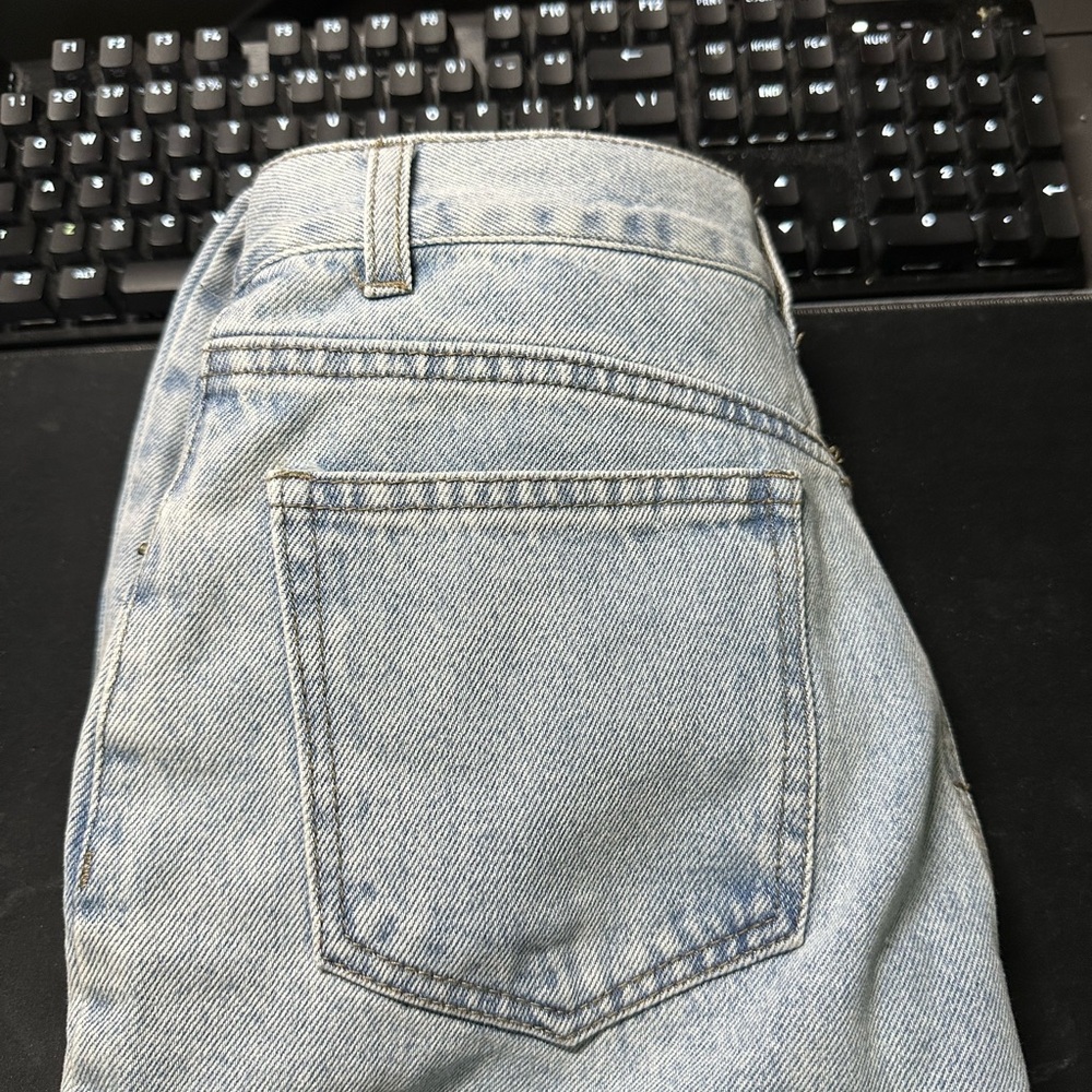 Forever21's Light Wash Denim Jeans